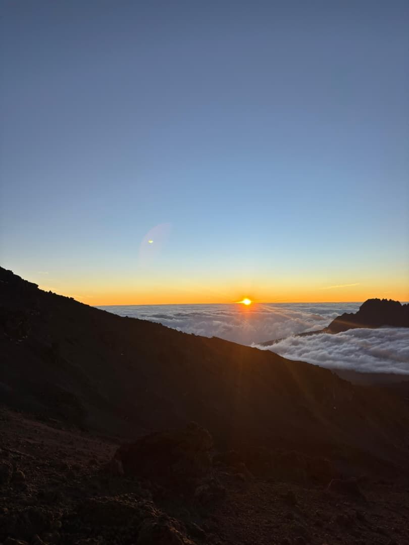 A sunrise can also make your proposal even more beautiful, creating a stunning background and a truly special moment to remember.